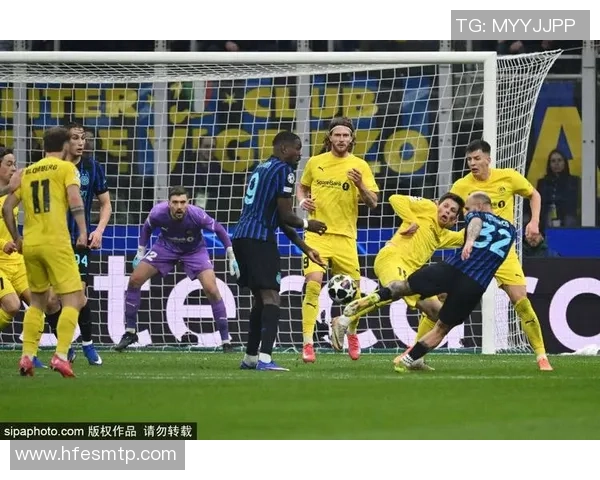 国王杯精彩对决那不勒斯逆转多特蒙德引发争议判罚热议